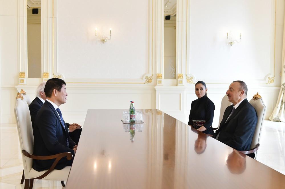 Prezident İlham Əliyev və xanımı Beynəlxalq Gimnastika Federasiyasının prezidentini və baş katibini qəbul ediblər (FOTO)