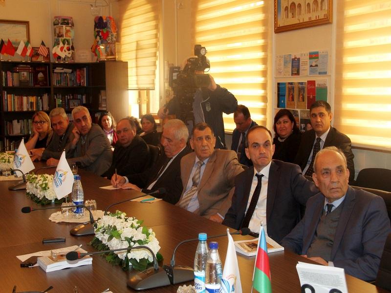 Bilik Fondunda rumıniyalı alimin “Kamal Abdulla: dolğunluq fəlsəfəsi” monoqrafiyasının təqdimatı olub (FOTO)