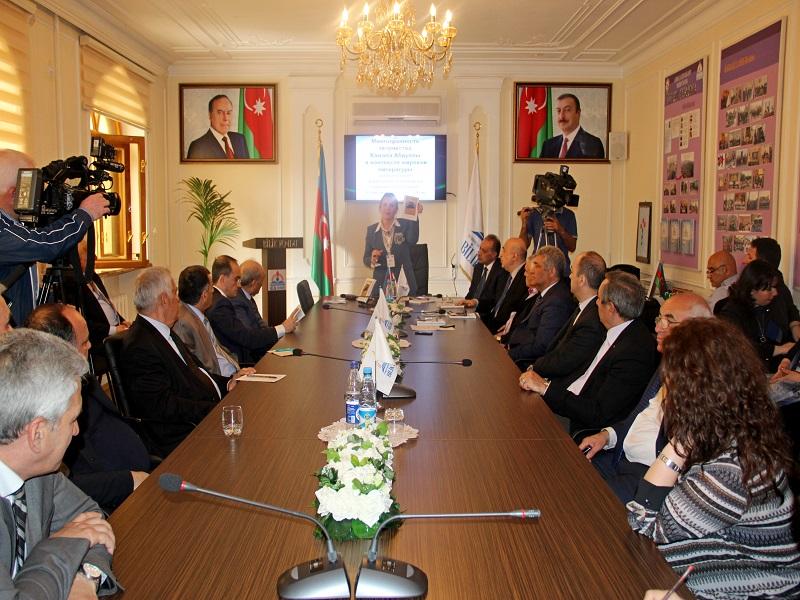 Bilik Fondunda rumıniyalı alimin “Kamal Abdulla: dolğunluq fəlsəfəsi” monoqrafiyasının təqdimatı olub (FOTO)