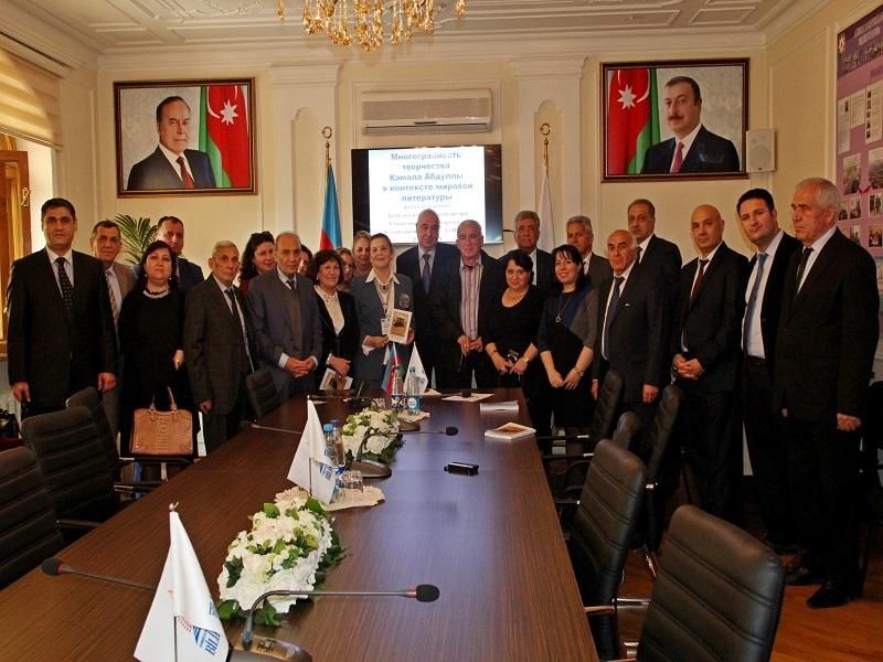 Bilik Fondunda rumıniyalı alimin “Kamal Abdulla: dolğunluq fəlsəfəsi” monoqrafiyasının təqdimatı olub (FOTO)