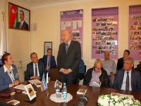 Bilik Fondunda rumıniyalı alimin “Kamal Abdulla: dolğunluq fəlsəfəsi” monoqrafiyasının təqdimatı olub (FOTO)