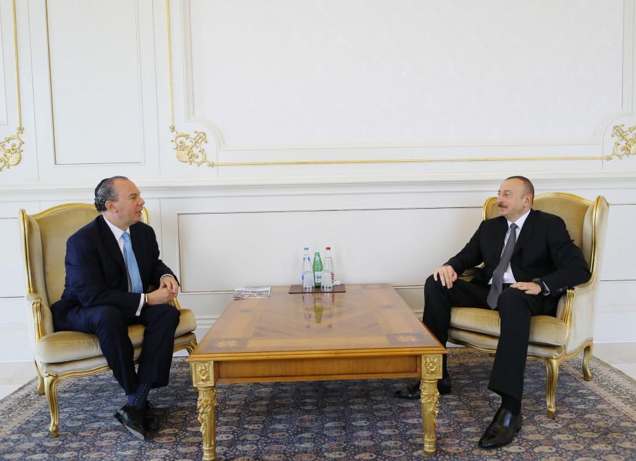 İlham Əliyev ABŞ Etnik Anlaşma Fondunun prezidentini qəbul edib (FOTO) (YENİLƏNİB)