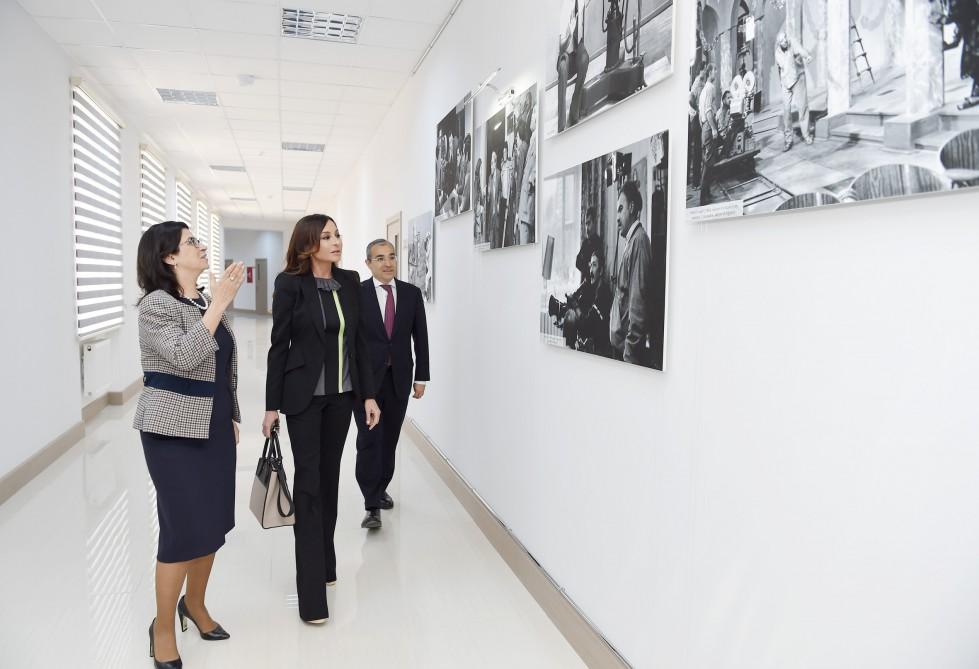 Mehriban Əliyeva Dövlət Mədəniyyət və İncəsənət Universitetinin əsas tədris korpusunun əsaslı təmirdən sonra açılışında iştirak edib (FOTO) (YENİLƏNİB)