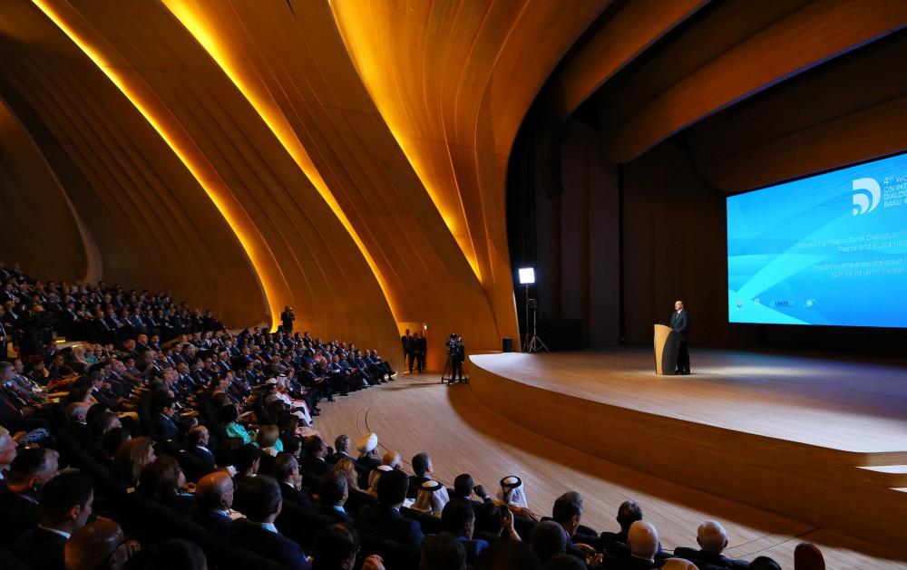 Prezident İlham Əliyev və xanımı IV Ümumdünya Mədəniyyətlərarası Dialoq Forumunun açılışında iştirak ediblər (YENİLƏNİB-3) (FOTO)
