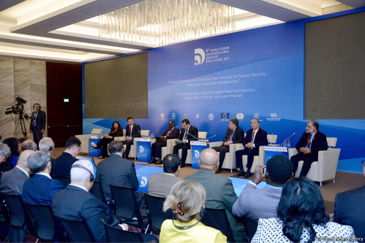 IV Ümumdünya Mədəniyyətlərarası Dialoq Forumunun ikinci günü FOTOLARDA