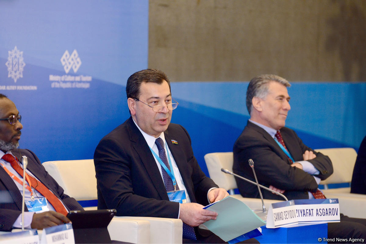 IV Ümumdünya Mədəniyyətlərarası Dialoq Forumunun ikinci günü FOTOLARDA
