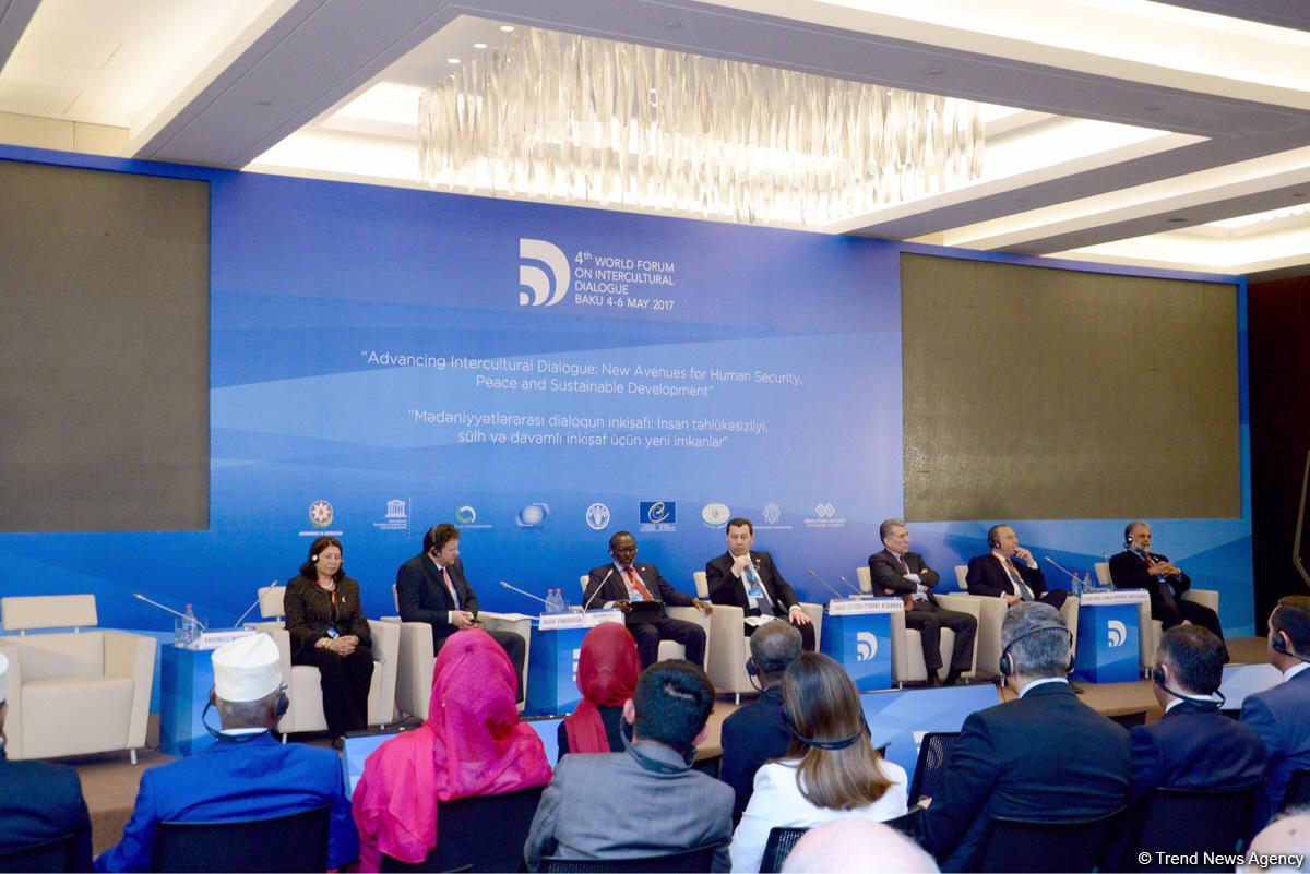 IV Ümumdünya Mədəniyyətlərarası Dialoq Forumunun ikinci günü FOTOLARDA
