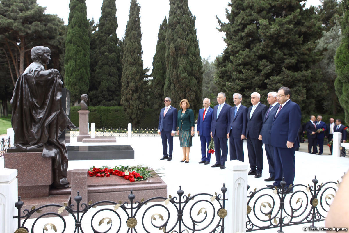 YAP-ın  təşkilatçılığı ilə “Heydər Əliyev ideyaları və dərin islahatlar strategiyası” mövzusunda konfrans keçirilib (FOTO)