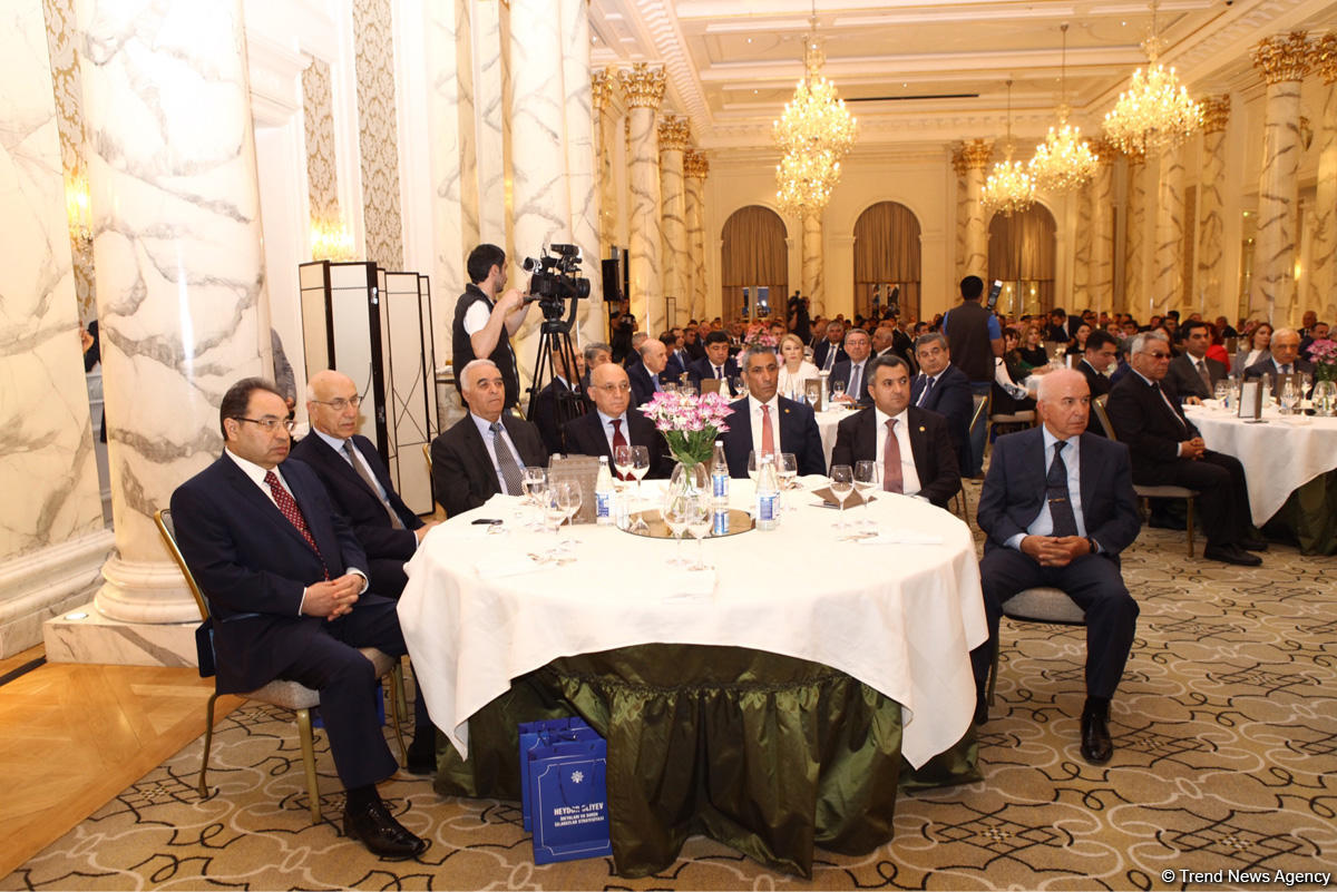 YAP-ın  təşkilatçılığı ilə “Heydər Əliyev ideyaları və dərin islahatlar strategiyası” mövzusunda konfrans keçirilib (FOTO)