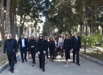 Prezident İlham Əliyev və xanımı tanınmış alim, akademik Rəfiqə Əliyeva ilə vida mərasimində iştirak ediblər (FOTO) (YENİLƏNİB)