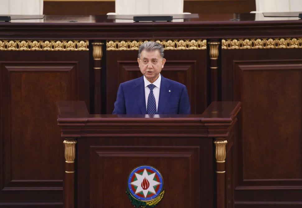 Prezident İlham Əliyev və xanımı tanınmış alim, akademik Rəfiqə Əliyeva ilə vida mərasimində iştirak ediblər (FOTO) (YENİLƏNİB)