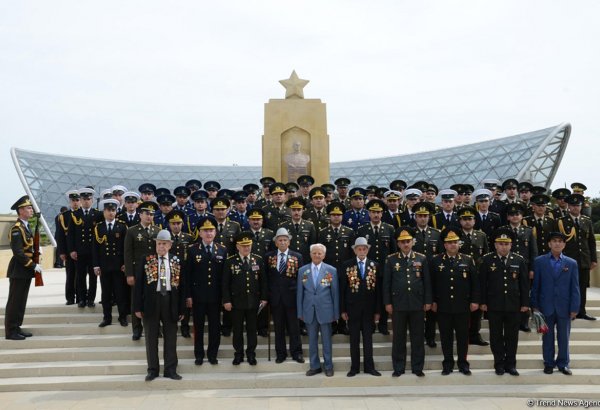 Azərbaycan ictimaiyyəti faşizm üzərində Qələbənin 72-ci ildönümünü qeyd edir (FOTO)