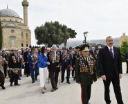 Prezident İlham Əliyev və xanımı 9 May - Qələbə Günü münasibətilə Bakıda keçirilən mərasimdə iştirak ediblər (FOTO) (YENİLƏNİB)