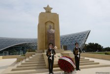 Azərbaycan ictimaiyyəti faşizm üzərində Qələbənin 72-ci ildönümünü qeyd edir (FOTO)