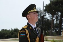 Azərbaycan ictimaiyyəti faşizm üzərində Qələbənin 72-ci ildönümünü qeyd edir (FOTO)
