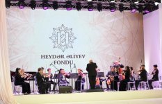 Prezident İlham Əliyev və xanımı Ümummilli Liderin anadan olmasının 94-cü ildönümü və Heydər Əliyev Fondunun fəaliyyətinin 13 illiyinə həsr olunan mərasimdə iştirak ediblər (FOTO) (YENİLƏNİB)