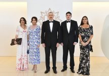 Prezident İlham Əliyev və xanımı Ümummilli Liderin anadan olmasının 94-cü ildönümü və Heydər Əliyev Fondunun fəaliyyətinin 13 illiyinə həsr olunan mərasimdə iştirak ediblər (FOTO) (YENİLƏNİB)