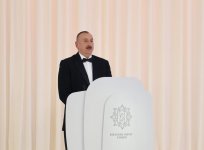 Prezident İlham Əliyev və xanımı Ümummilli Liderin anadan olmasının 94-cü ildönümü və Heydər Əliyev Fondunun fəaliyyətinin 13 illiyinə həsr olunan mərasimdə iştirak ediblər (FOTO) (YENİLƏNİB)