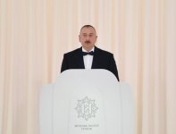 Prezident İlham Əliyev və xanımı Ümummilli Liderin anadan olmasının 94-cü ildönümü və Heydər Əliyev Fondunun fəaliyyətinin 13 illiyinə həsr olunan mərasimdə iştirak ediblər (FOTO) (YENİLƏNİB)
