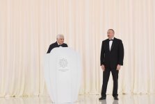 Prezident İlham Əliyev və xanımı Ümummilli Liderin anadan olmasının 94-cü ildönümü və Heydər Əliyev Fondunun fəaliyyətinin 13 illiyinə həsr olunan mərasimdə iştirak ediblər (FOTO) (YENİLƏNİB)