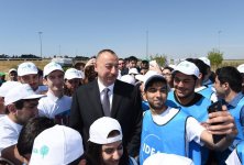 Prezident İlham Əliyev və xanımı ulu öndər Heydər Əliyevin doğum gününə həsr olunan ağacəkmə aksiyasında iştirak ediblər (YENİLƏNİB) (FOTO)