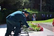 Azərbaycan ictimaiyyəti ümummilli lider Heydər Əliyevin anadan olmasının 94-cü ildönümünü qeyd edir (FOTO)