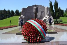 Azərbaycan ictimaiyyəti ümummilli lider Heydər Əliyevin anadan olmasının 94-cü ildönümünü qeyd edir (FOTO)