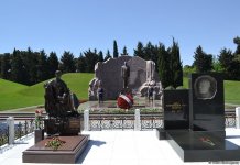 Azərbaycan ictimaiyyəti ümummilli lider Heydər Əliyevin anadan olmasının 94-cü ildönümünü qeyd edir (FOTO)