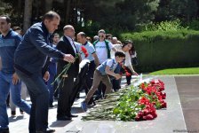 Azərbaycan ictimaiyyəti ümummilli lider Heydər Əliyevin anadan olmasının 94-cü ildönümünü qeyd edir (FOTO)
