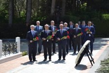 Azərbaycan ictimaiyyəti ümummilli lider Heydər Əliyevin anadan olmasının 94-cü ildönümünü qeyd edir (FOTO)