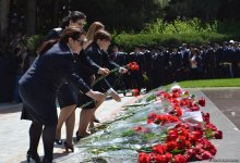 Azərbaycan ictimaiyyəti ümummilli lider Heydər Əliyevin anadan olmasının 94-cü ildönümünü qeyd edir (FOTO)
