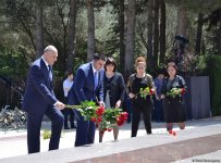 Azərbaycan ictimaiyyəti ümummilli lider Heydər Əliyevin anadan olmasının 94-cü ildönümünü qeyd edir (FOTO)