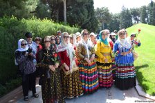 Azərbaycan ictimaiyyəti ümummilli lider Heydər Əliyevin anadan olmasının 94-cü ildönümünü qeyd edir (FOTO)