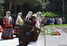 Azərbaycan ictimaiyyəti ümummilli lider Heydər Əliyevin anadan olmasının 94-cü ildönümünü qeyd edir (FOTO)