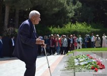 Azərbaycan ictimaiyyəti ümummilli lider Heydər Əliyevin anadan olmasının 94-cü ildönümünü qeyd edir (FOTO)
