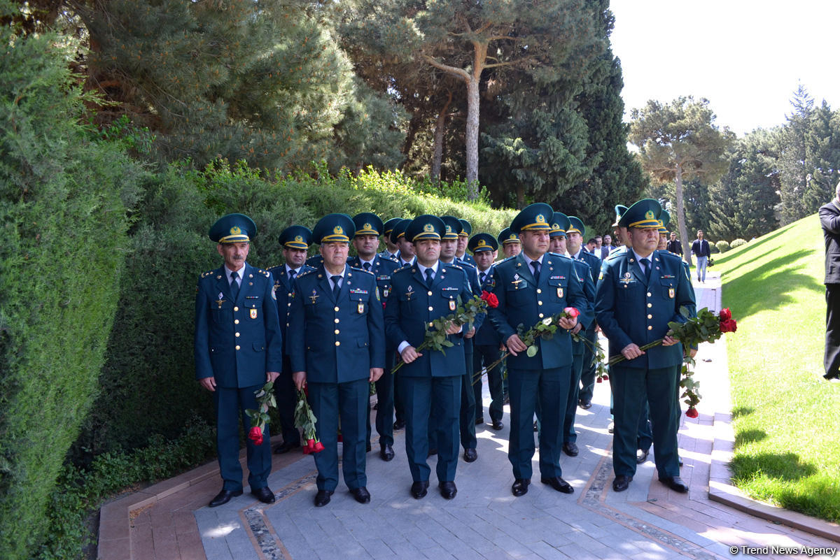 Azərbaycan ictimaiyyəti ümummilli lider Heydər Əliyevin anadan olmasının 94-cü ildönümünü qeyd edir (FOTO)