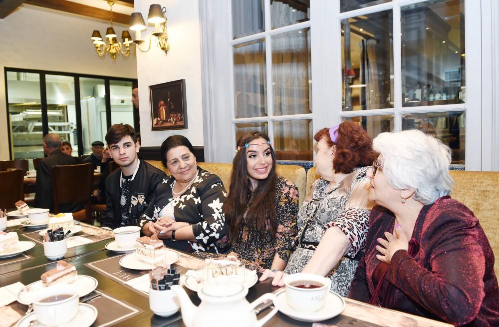 Leyla Əliyeva müharibə və əmək əlilləri üçün pansionatın sakinləri ilə görüşüb (FOTO)