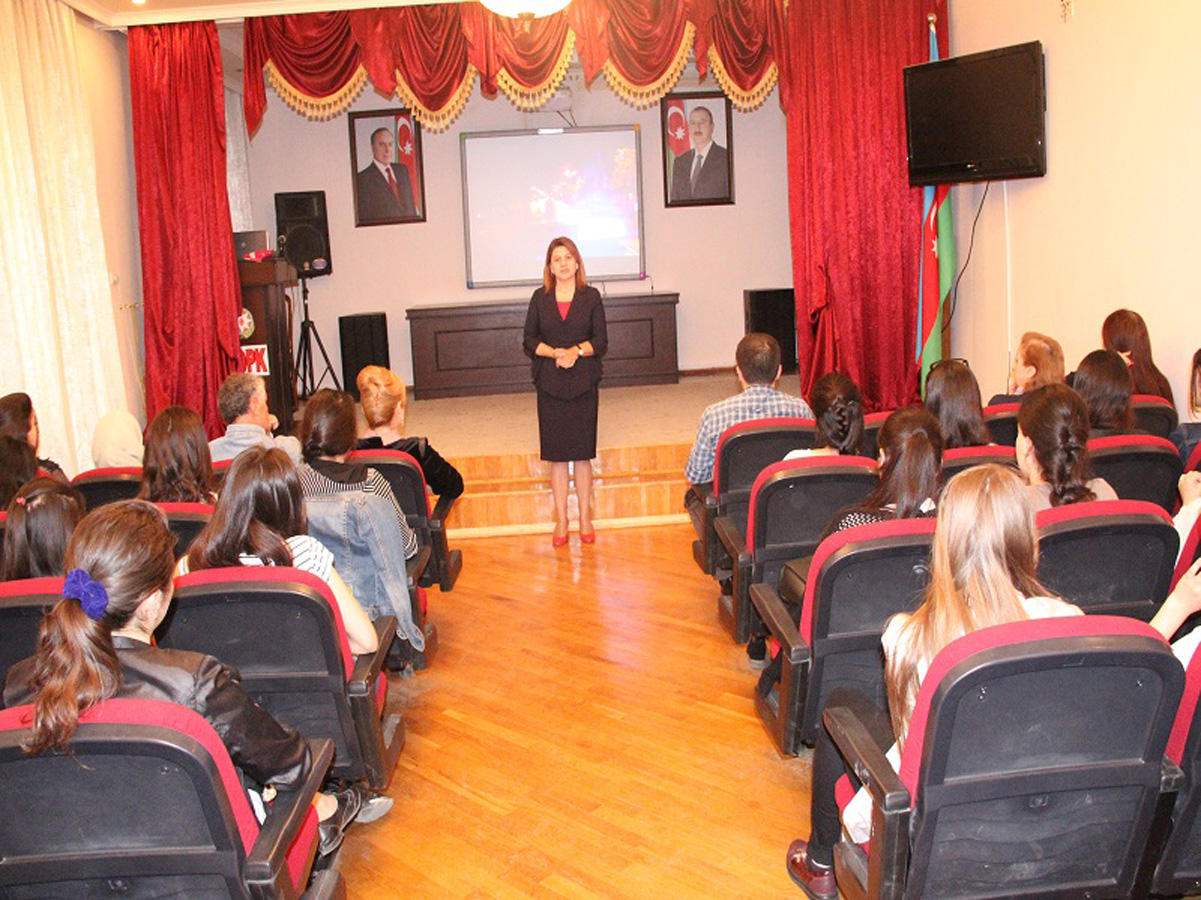 Bilik Fondu Pedaqoji Kollecdə "Mayak" filmini nümayiş etdirib (FOTO)