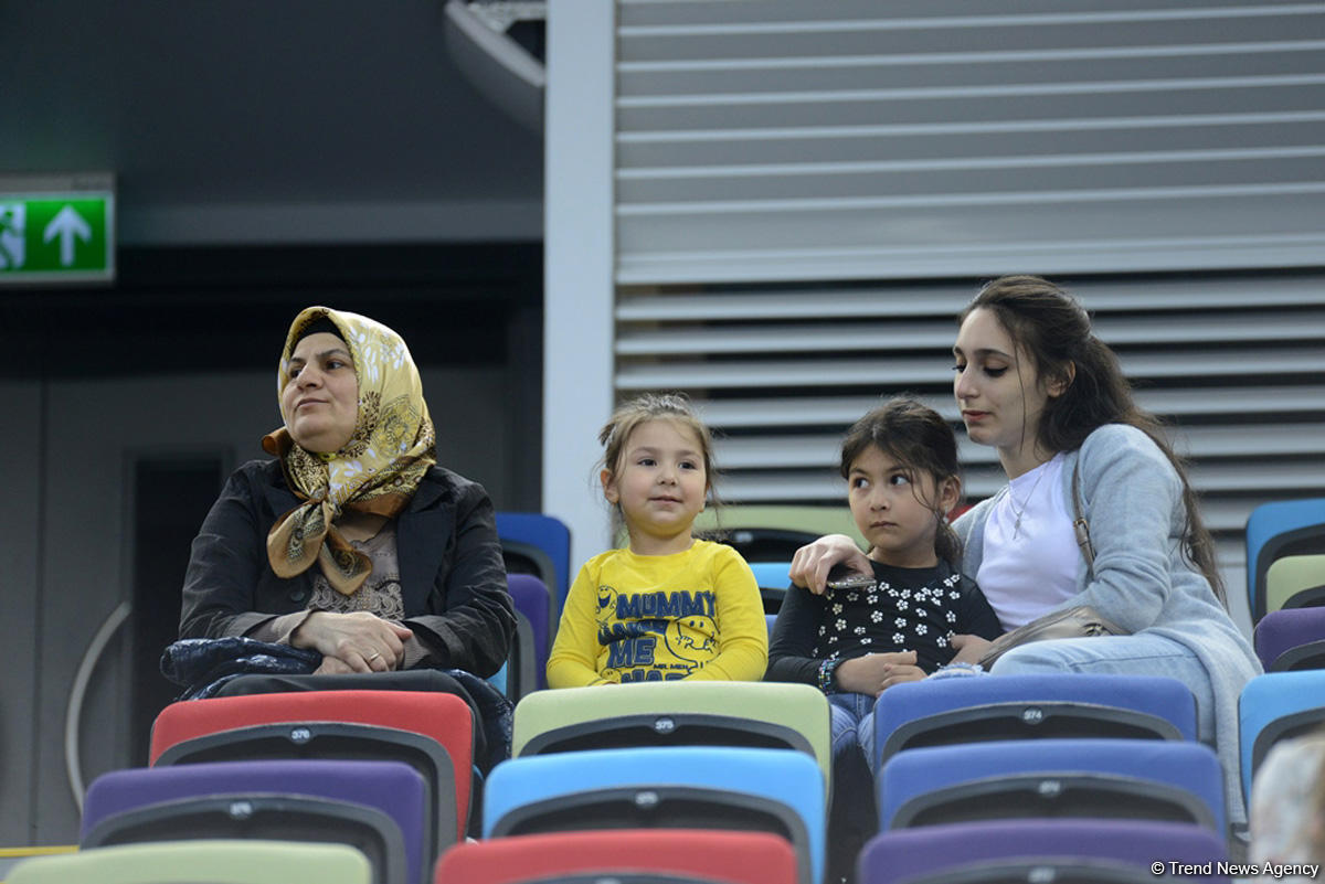 İslamiada çərçivəsində bədii gimnastika üzrə yarışlara start verildi (FOTO)