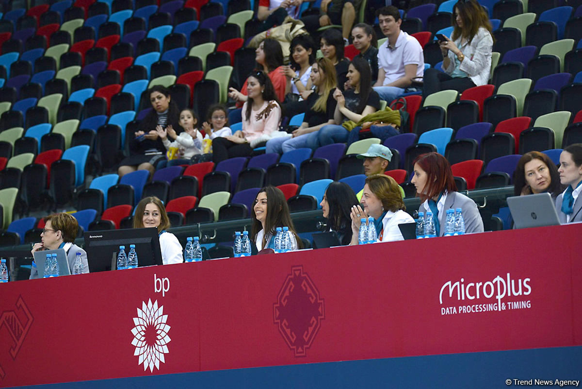 İslamiada çərçivəsində bədii gimnastika üzrə yarışlara start verildi (FOTO)