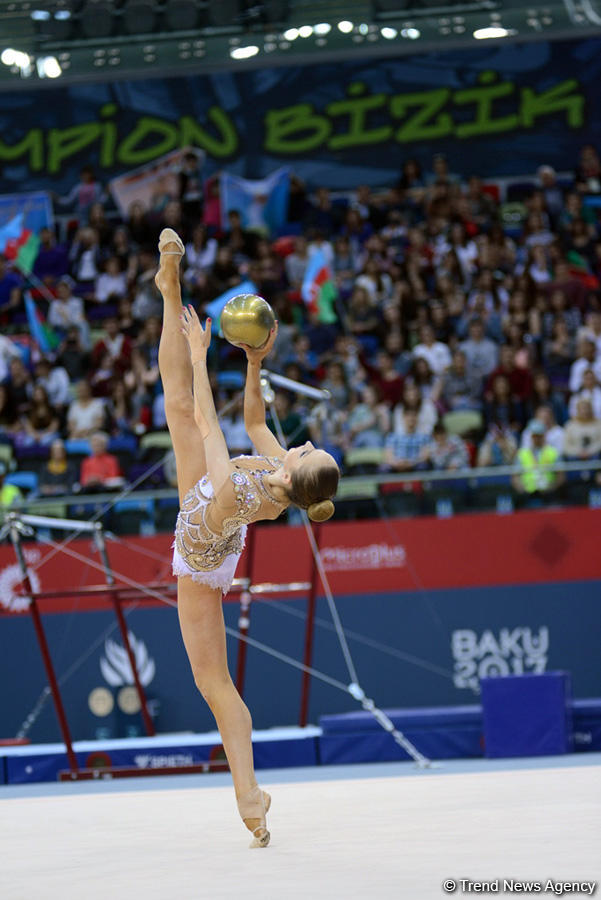 İslamiada çərçivəsində bədii gimnastika üzrə yarışlara start verildi (FOTO)