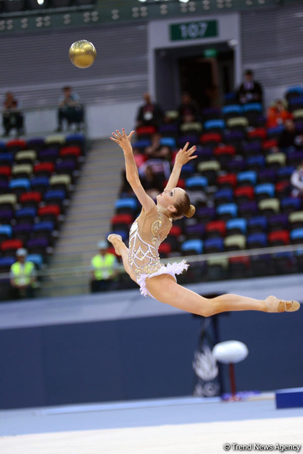 İslamiada çərçivəsində bədii gimnastika üzrə yarışlara start verildi (FOTO)