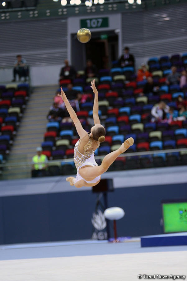İslamiada çərçivəsində bədii gimnastika üzrə yarışlara start verildi (FOTO)
