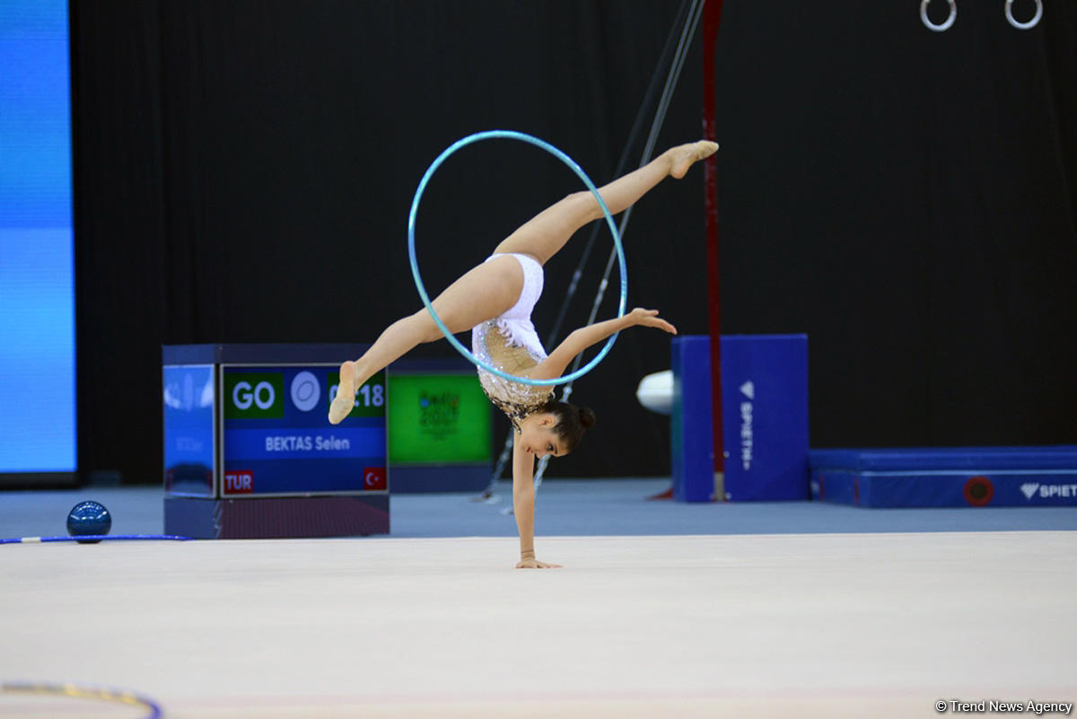 İslamiada çərçivəsində bədii gimnastika üzrə yarışlara start verildi (FOTO)