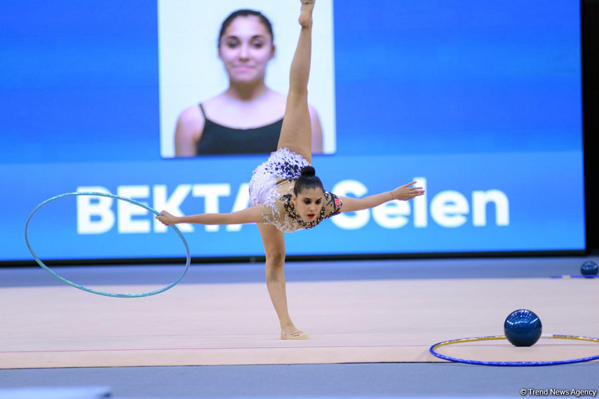 İslamiada çərçivəsində bədii gimnastika üzrə yarışlara start verildi (FOTO)