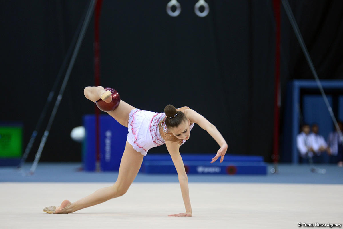 İslamiada çərçivəsində bədii gimnastika üzrə yarışlara start verildi (FOTO)