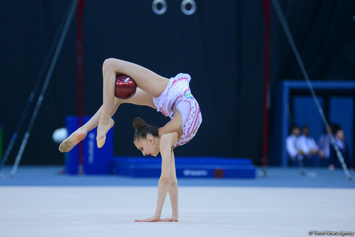İslamiada çərçivəsində bədii gimnastika üzrə yarışlara start verildi (FOTO)