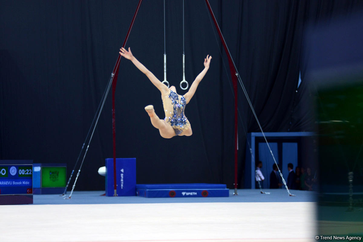 İslamiada çərçivəsində bədii gimnastika üzrə yarışlara start verildi (FOTO)