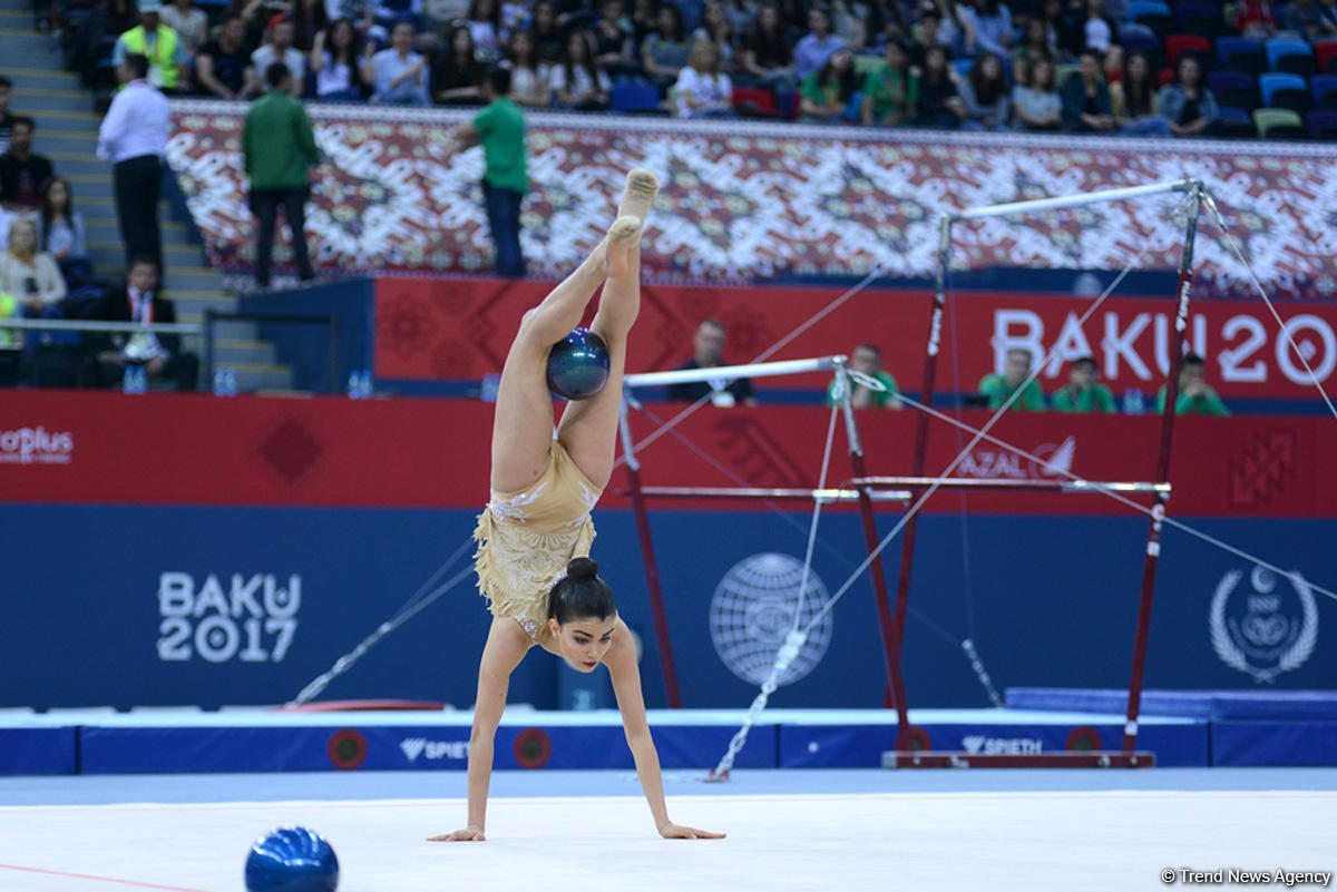 İslamiada çərçivəsində bədii gimnastika üzrə yarışlara start verildi (FOTO)