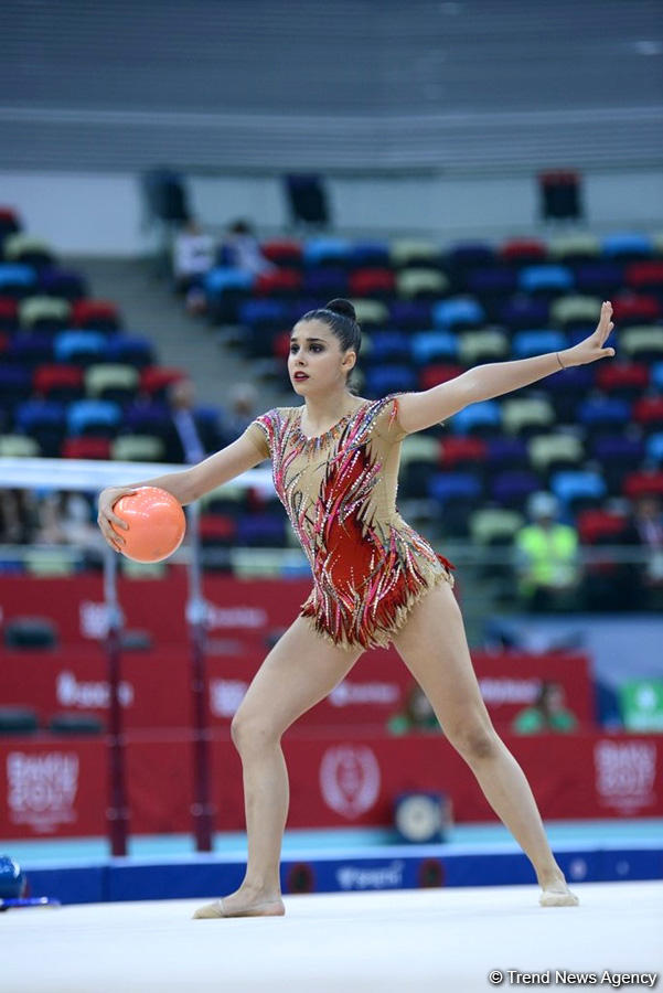 İslamiada çərçivəsində bədii gimnastika üzrə yarışlara start verildi (FOTO)